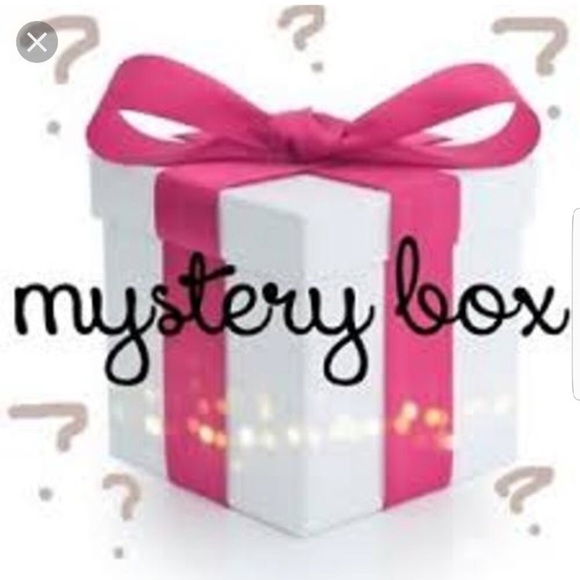 CLOSET CLEAR OUT MYSTERY BOX! - Picture 2 of 3